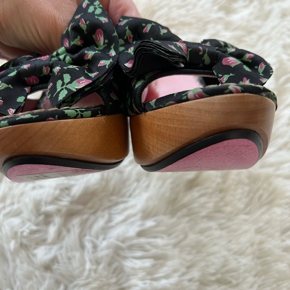 Betsey Johnson wooden Kitten Heels - Picture 8 of 11